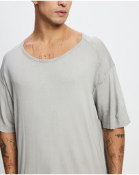 Surrounded By Ghosts - The Arsenic Relaxed Rib Knit Long Tail T-Shirt