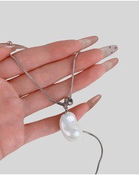 KAJA Clothing - Pearl Pendant Necklace