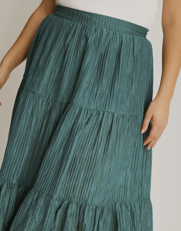 Atmos&Here Curvy - Clara Plisse Tiered Maxi Skirt