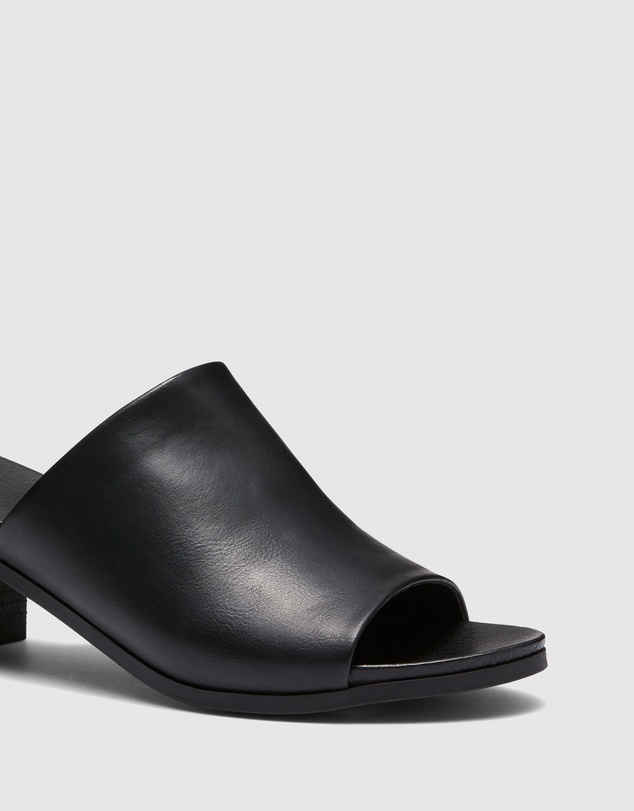 Novo - Fussy Mules