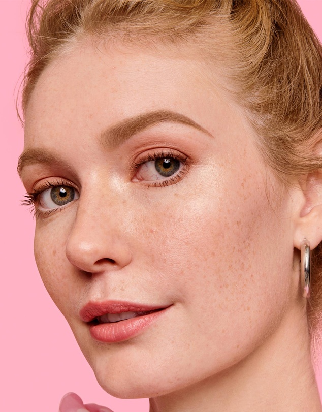 Benefit Cosmetics - Powmade Shade 02 Brow Pomade