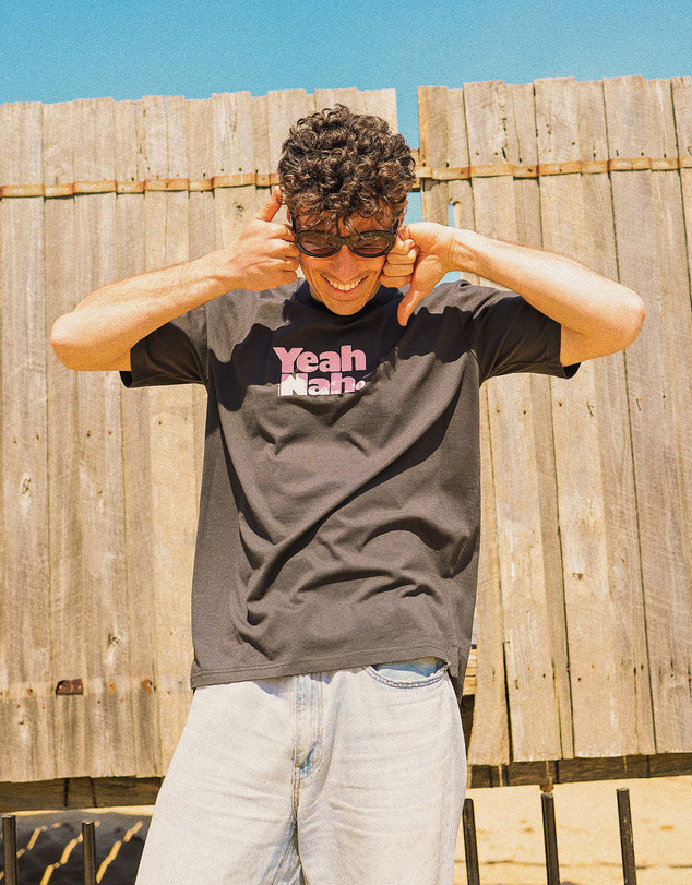 Skwosh - Yeah Nah Men's Slang Tee in Charcoal