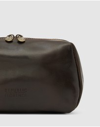 Republic of Florence - The Otto Chocolate Leather Dopp kit