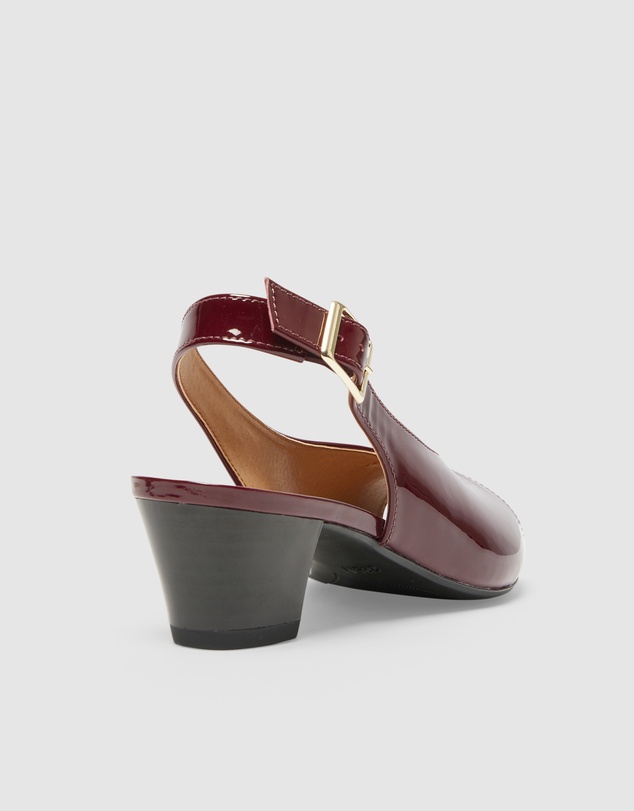 Wide Steps - Hilda