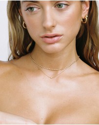 YCL  - Petite Initial Necklace Q