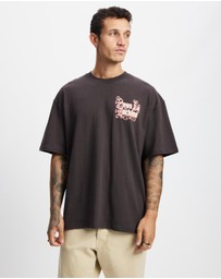 Deus Ex Machina - Junkyard Dog Tee - ICONIC EXCLUSIVE
