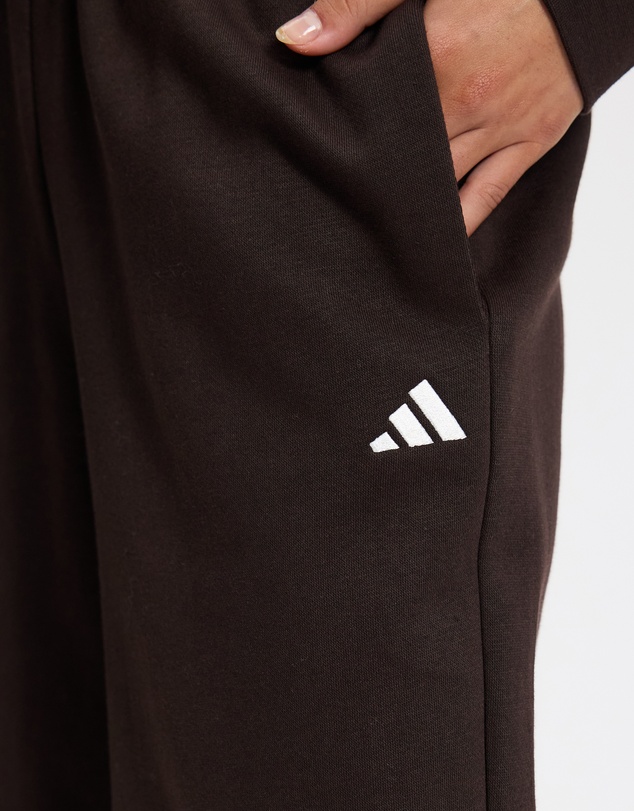 adidas Sportswear - Essentials Small Logo Feel Cozy Open-Hem Pants