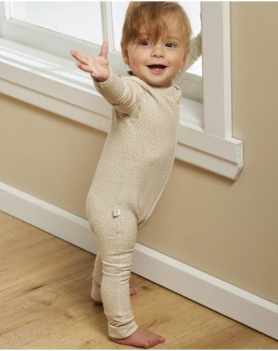 Grow Kindly - Warm Zippee Baby Romper in Oat Little Pod (0.5 TOG)