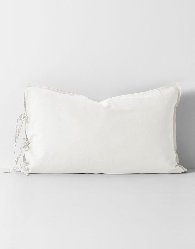 Aura Home - Maison Vintage Standard Pillowcase