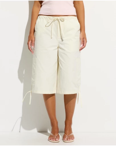 Dazie - Sofia Low Rise Cargo Shorts