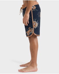 Quiksilver - Mens Highline Scallop 19
