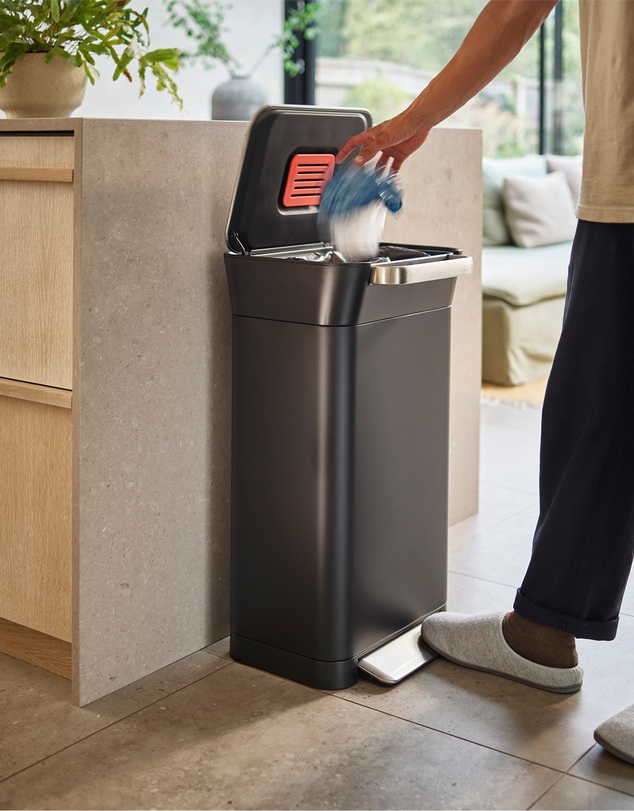 Joseph Joseph - Titan 30L Trash Compactor (Carbon Black)