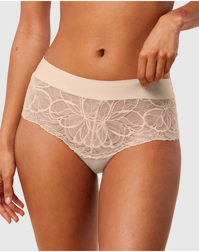 Triumph - Body Make Up Illusion Lace Short