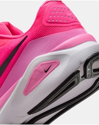 Nike - Structure 26 - Women's
