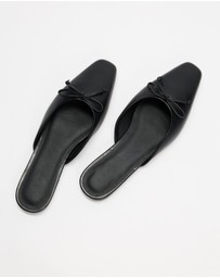 AERE - Slip On Leather Ballet Flats