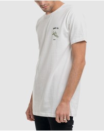 DVNT - High Tee