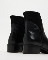 Nina Armando - Salete Boots