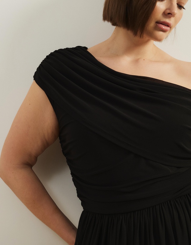 Atmos&Here Curvy - Winnie Off Shoulder Mesh Maxi Dress
