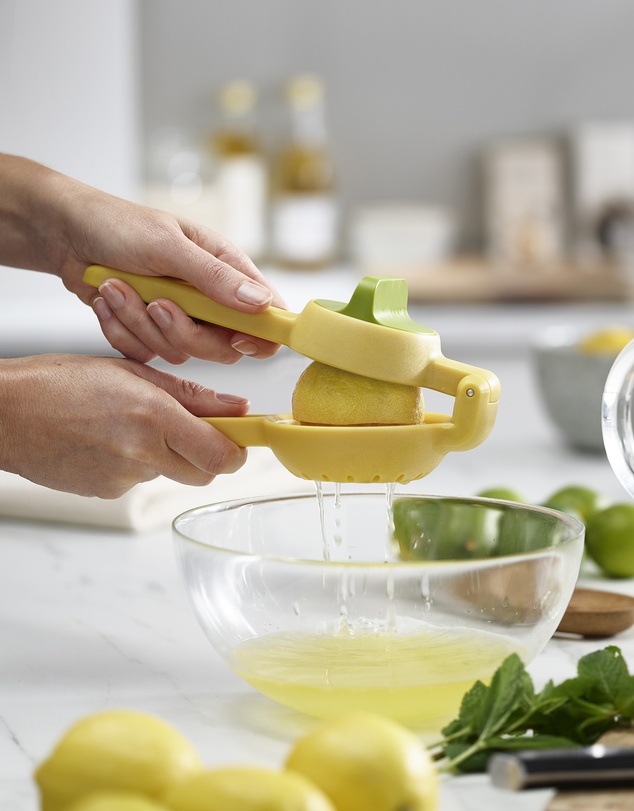 Joseph Joseph - JuiceMax Dual-action Citrus Press (Yellow)
