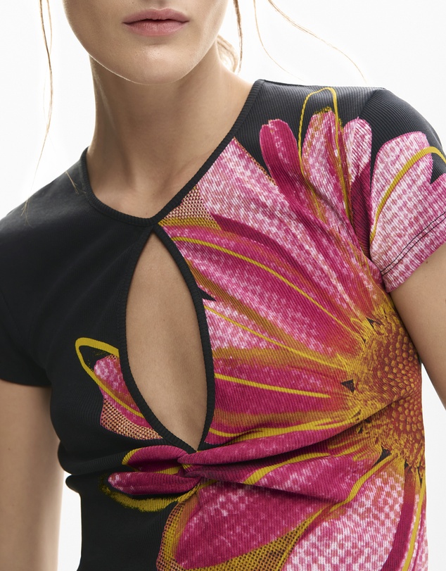Desigual - T-shirt with floral opening