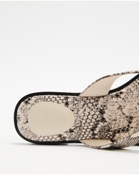 AERE - Flat Leather Thongs