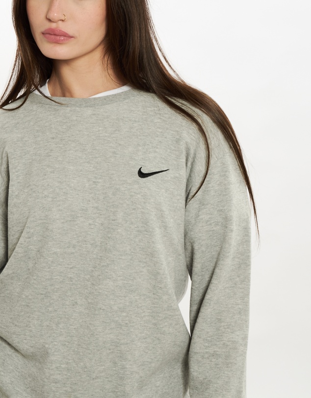 Vintage by The Real Deal - Pre Loved - 90s Nike Sweatshirt