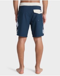 Quiksilver - Mens Surfsilk Arch 18
