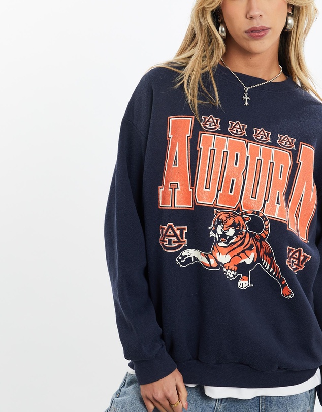Vintage by The Real Deal - Pre Loved - Vintage 90s NCAA Auburn Tigers Sweatshirt