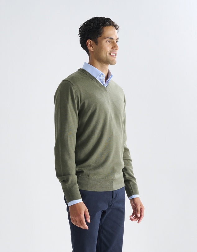 3 Wise Men - 3 Wise Men Fisher V Neck Merino Knit - Army Green