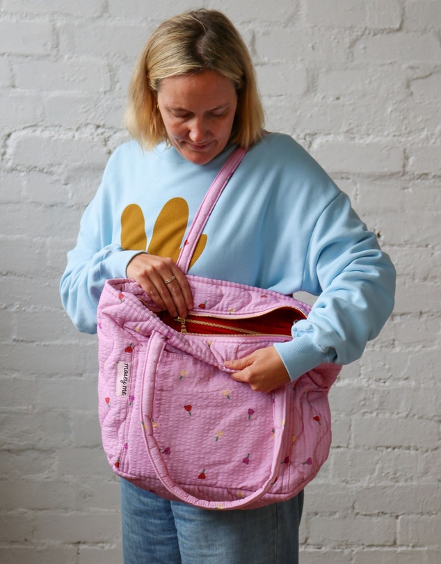 Mosey Me - Forget Me Not Quilted Bag in Peony