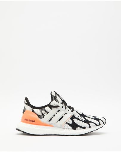 Core Black, Cloud White & Semi Coral