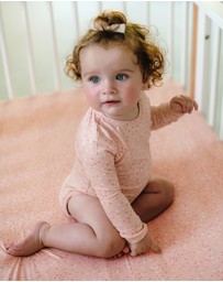 Kynd Baby - Fitted Cot Sheet in Pink Heart