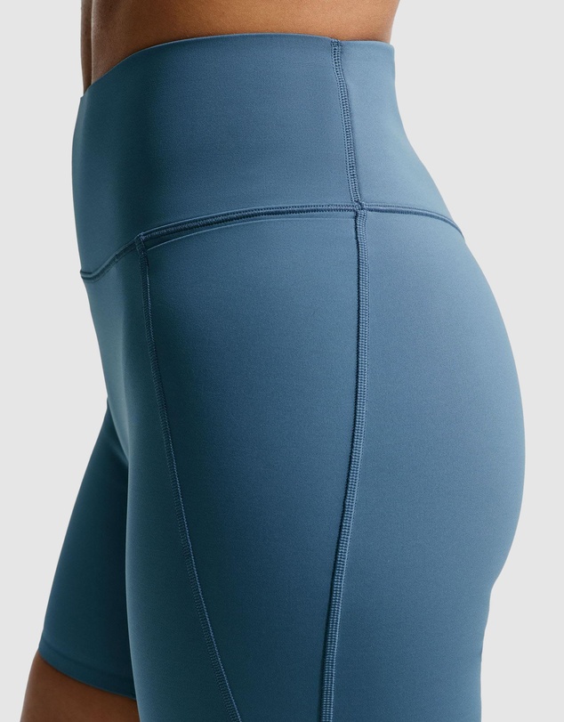 Nike - Universa High-Waisted 5in Biker Shorts with No Front Seam