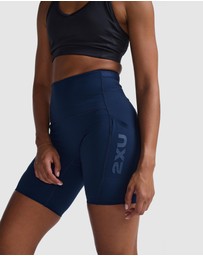 2XU - Form Stash Hi-Rise 6 Inch Compression Shorts with Pockets