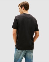 Tommy Hilfiger - Textured Logo Crew Neck T-Shirt
