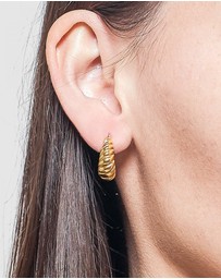 Pastiche - Sara Hoops