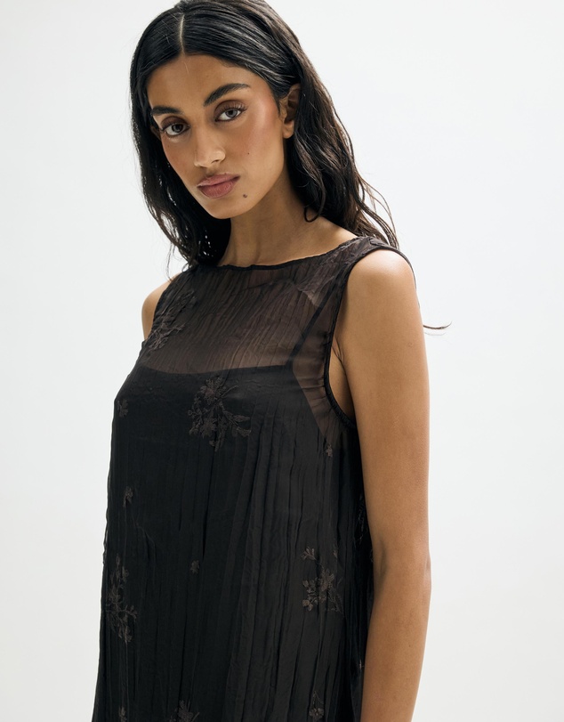 Minima Esenciales - Mila Embroidered Plisse Sheer Maxi Dress