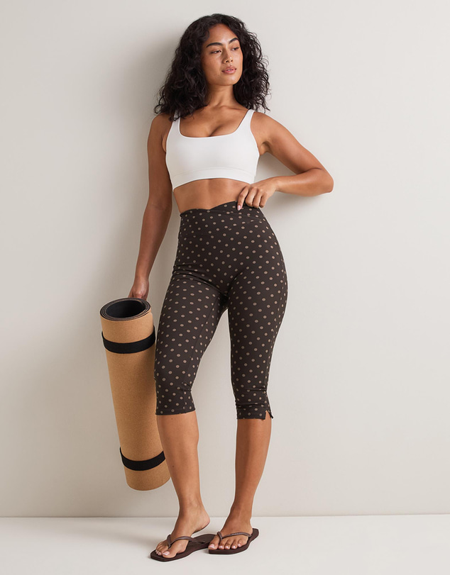 TALA - Dayflex Wrap No Front Seam Capri Leggings