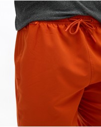 Superdry - Essential 17