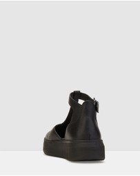 Rollie - City T-Bar Sneaker