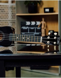 iWorld - 3rd Avenue Soprano Ukulele - Black