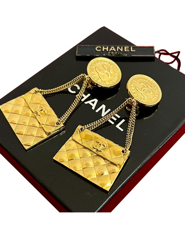 Pre-Loved by Azura Reborn - Pre-Loved CC Gold Plated Classic Quilted Flap Medallion Clip On Earrings
