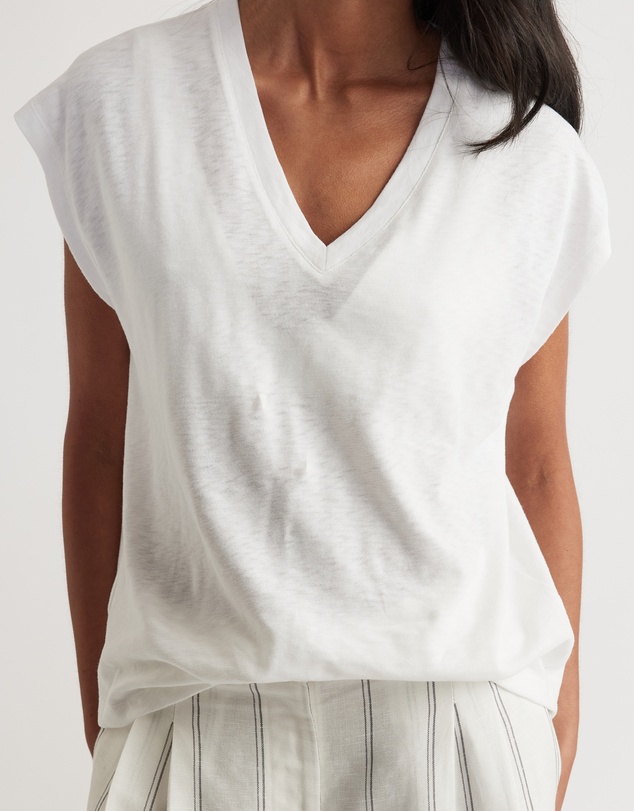 Decjuba - Shay Slub V-Neck Tee