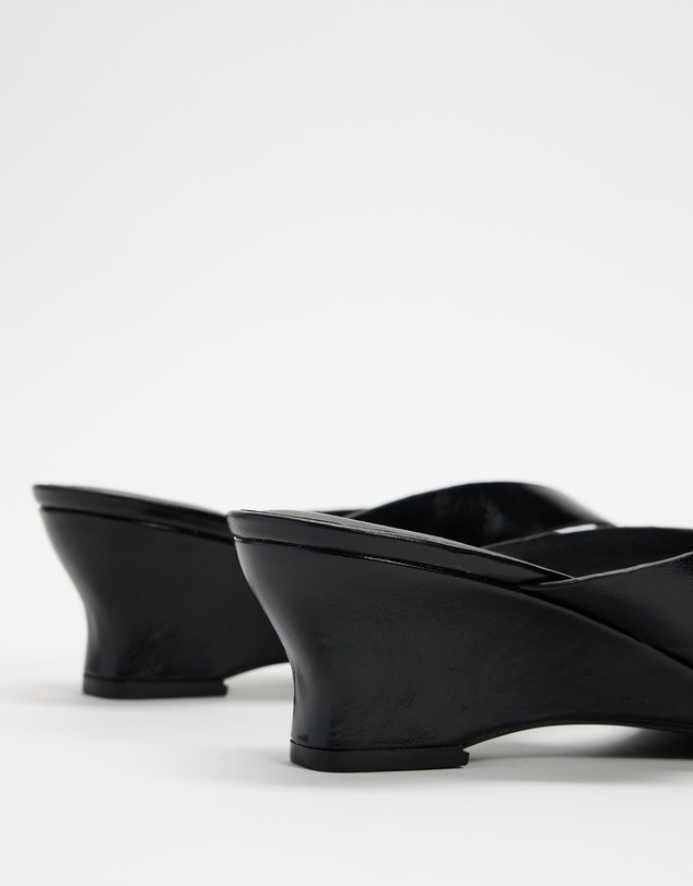 AERE - Leather Wedge Heel Thongs