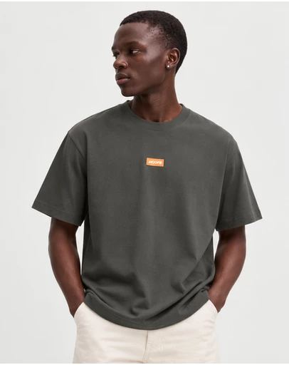 Jack & Jones - Jcoclub Small Badge SS Crew Neck Tee
