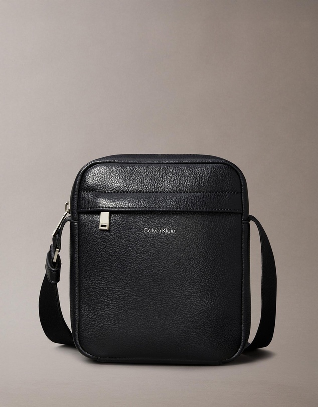 Calvin Klein - Logo HW Micro Pebble Reporter Bag