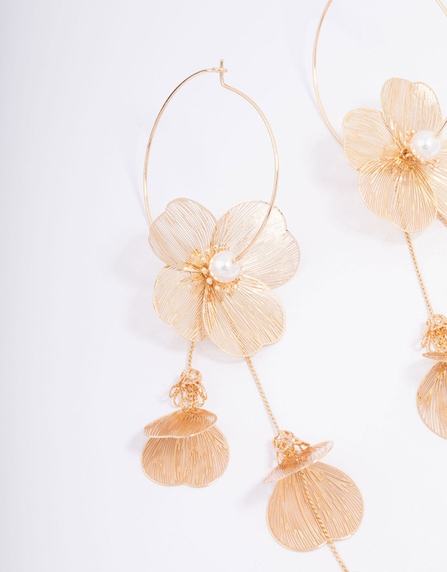 Lovisa - Gold Textured Petal Pearl Drop Earrings
