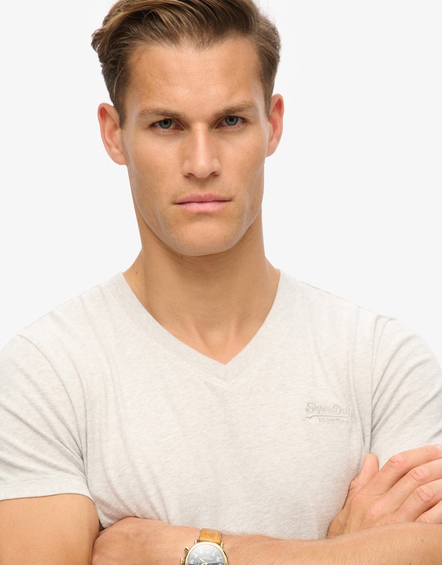 Superdry - Essential Logo Embroidered Vee Slim Fit Tee