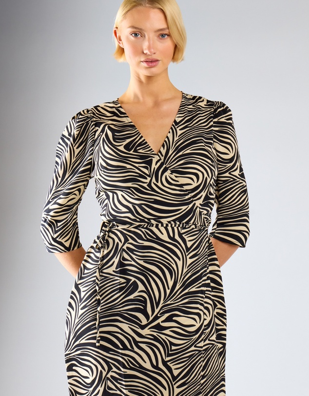 Glamorous - V neck short sleeves midi dress