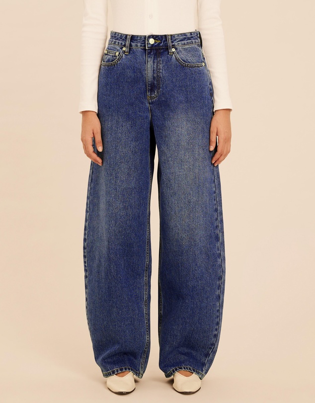 AERE - Mid-Rise Barrel Leg Jeans